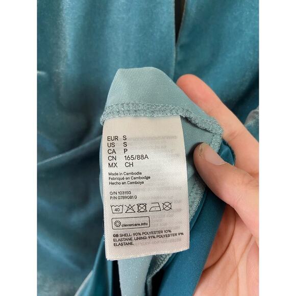 H&M turquoise velvet stretch bodysuit with keyhole front long sleeve size small - Picture 2 of 3